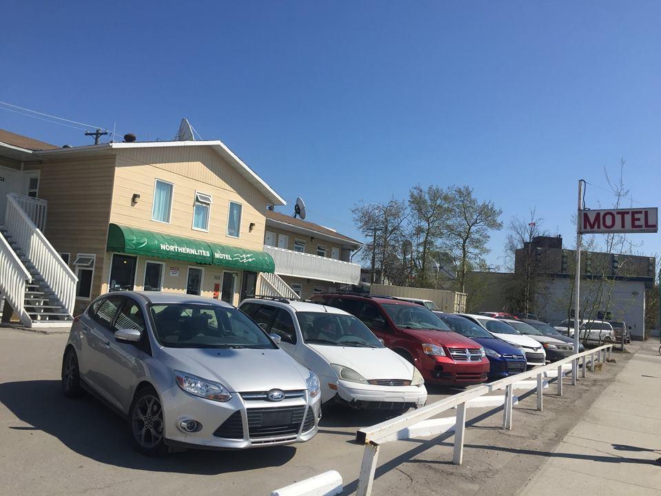 ילונייף Northern Lites Motel מראה חיצוני תמונה