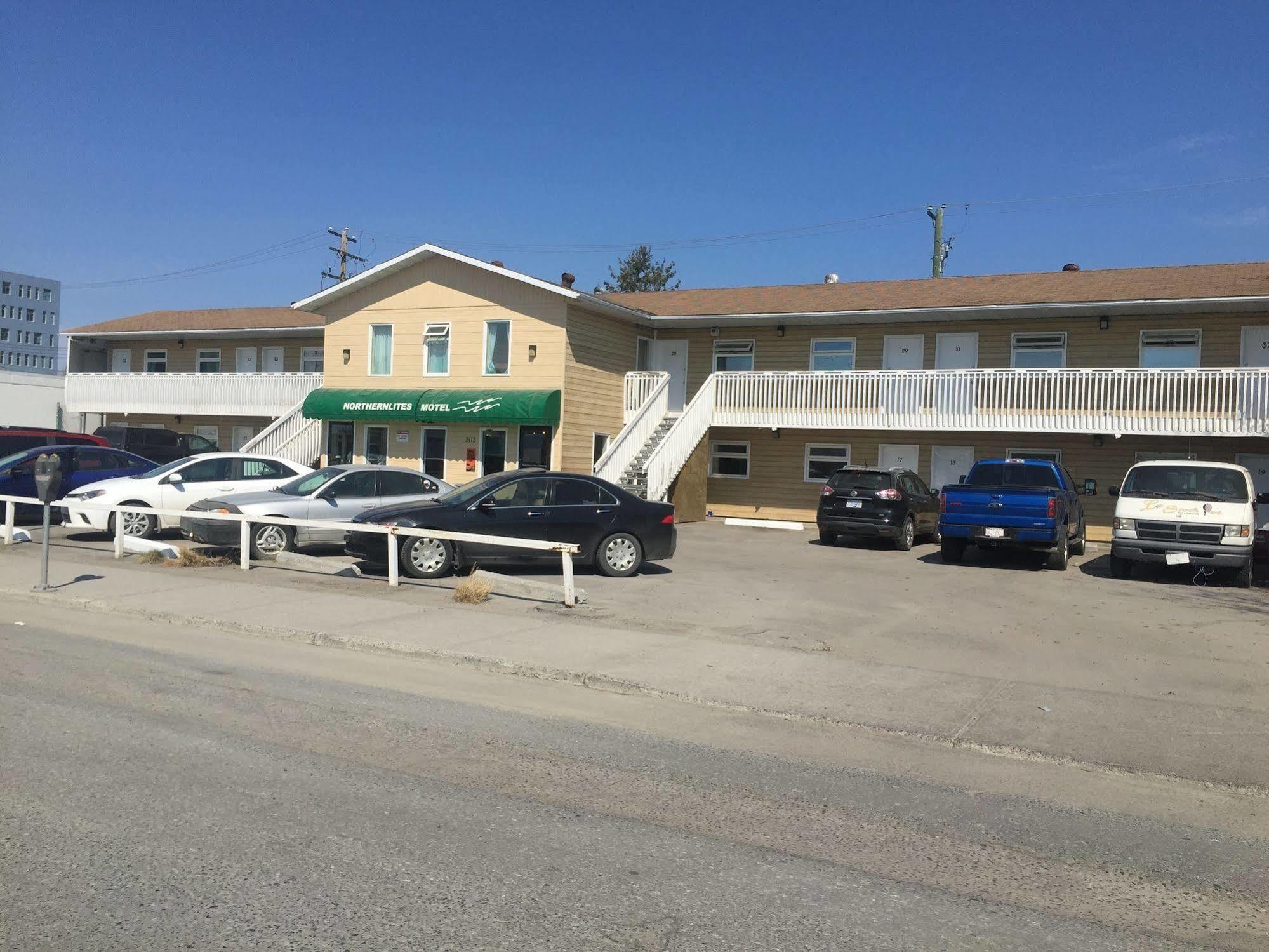 ילונייף Northern Lites Motel מראה חיצוני תמונה