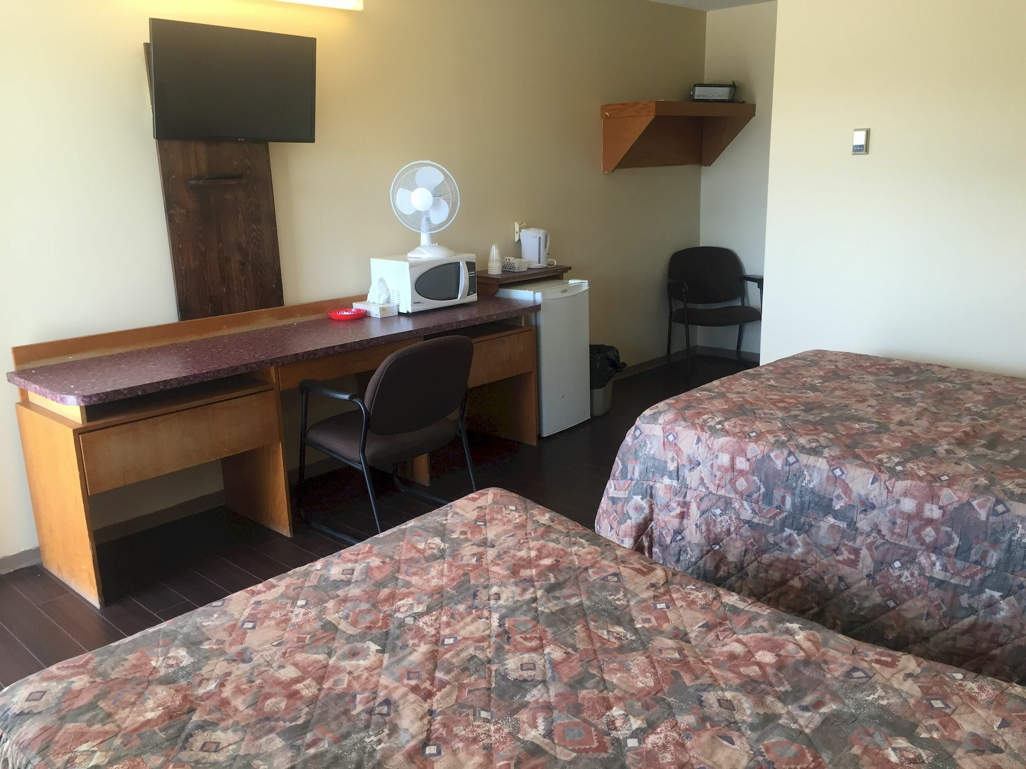 ילונייף Northern Lites Motel מראה חיצוני תמונה